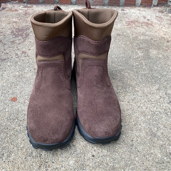 L.L.Bean Suede Thinsulate Pull On Women’s Ankle Boots - Picture 2 of 7